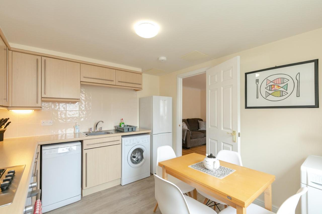 Dicksonfield Quiet Central Family Apartment With Parking Edinburgh Exterior photo
